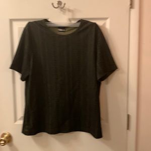 XL Dark Greenish Black Nice Top!!